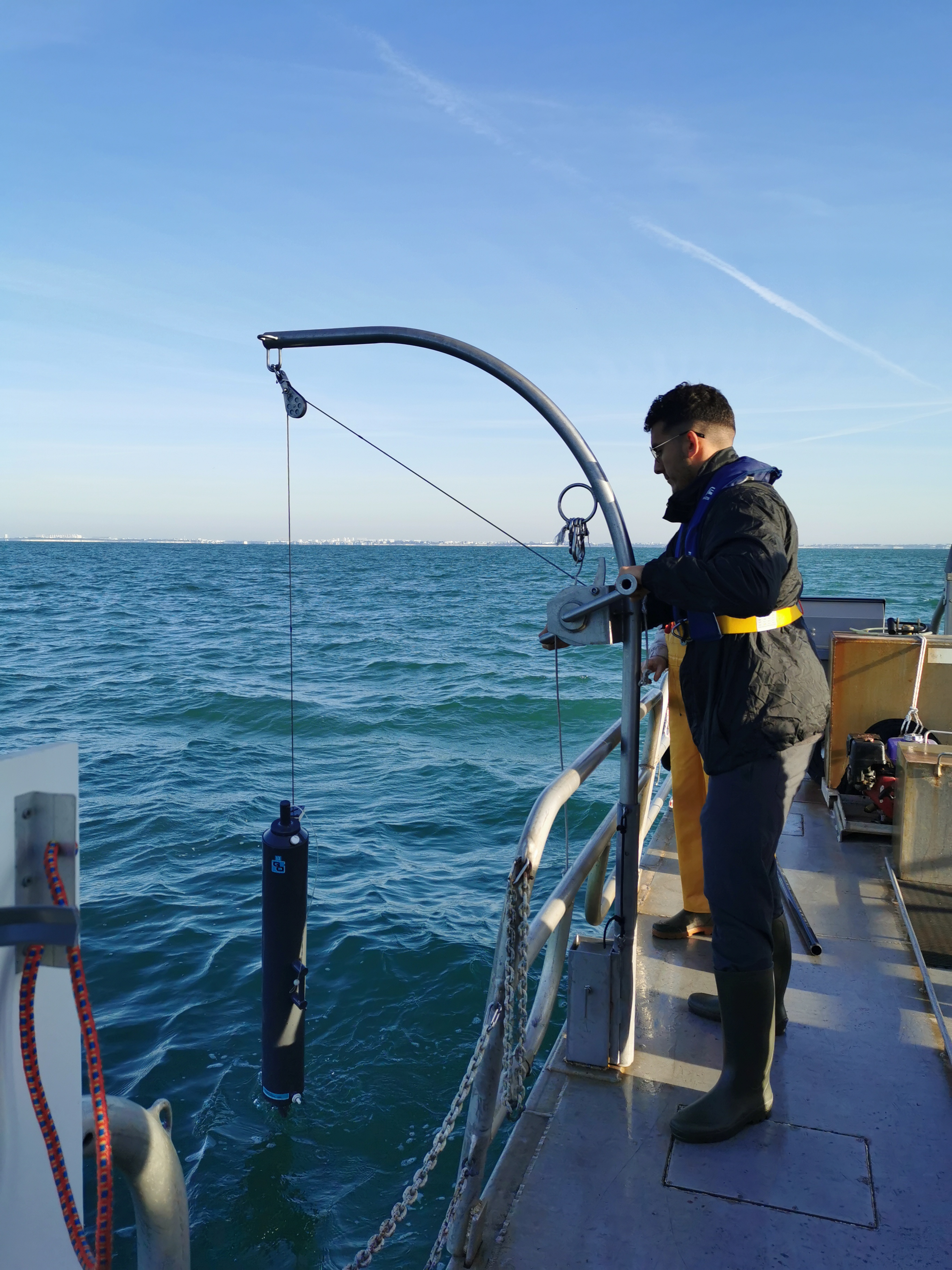 Field work — Niskin bottle sampling